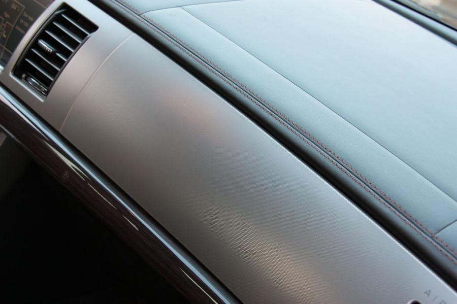  Jaguar XF Supercharged 2009 года  (фото 24 из 44)